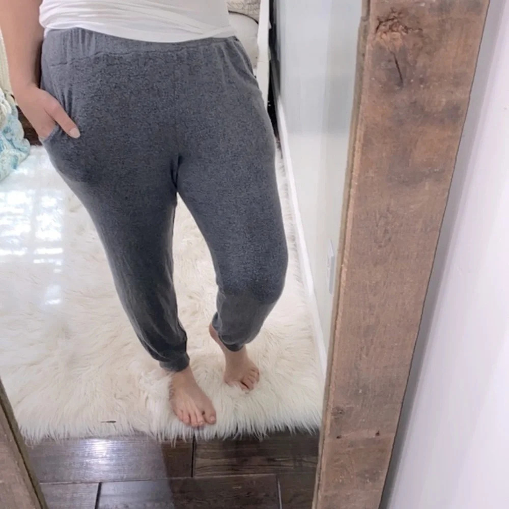 Young, fabulous and broke grey soft cozy joggers size small